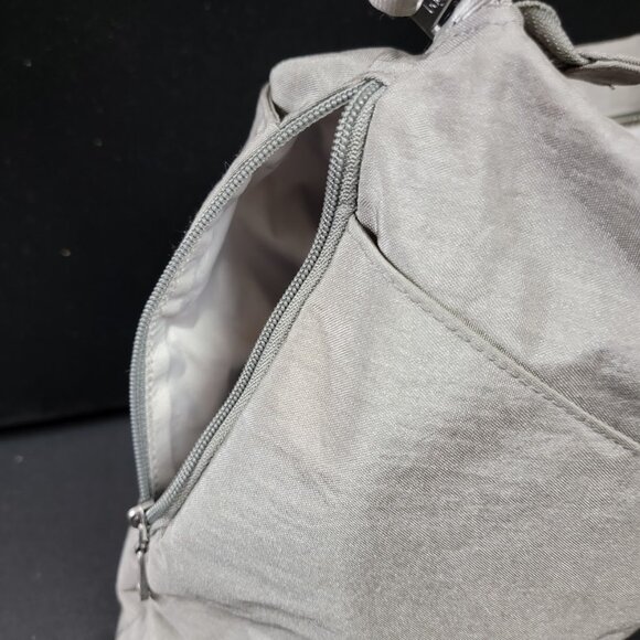 Baggallini Gray Crossbody Travel Bag – Multiple Zip Pockets, Great Condition! - Picture 11 of 14